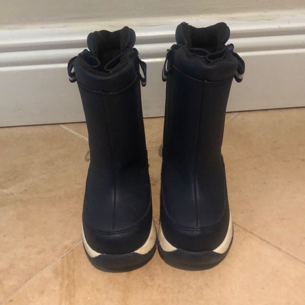 Lands End Pull-on Snow Boots - relishing as they are too small.